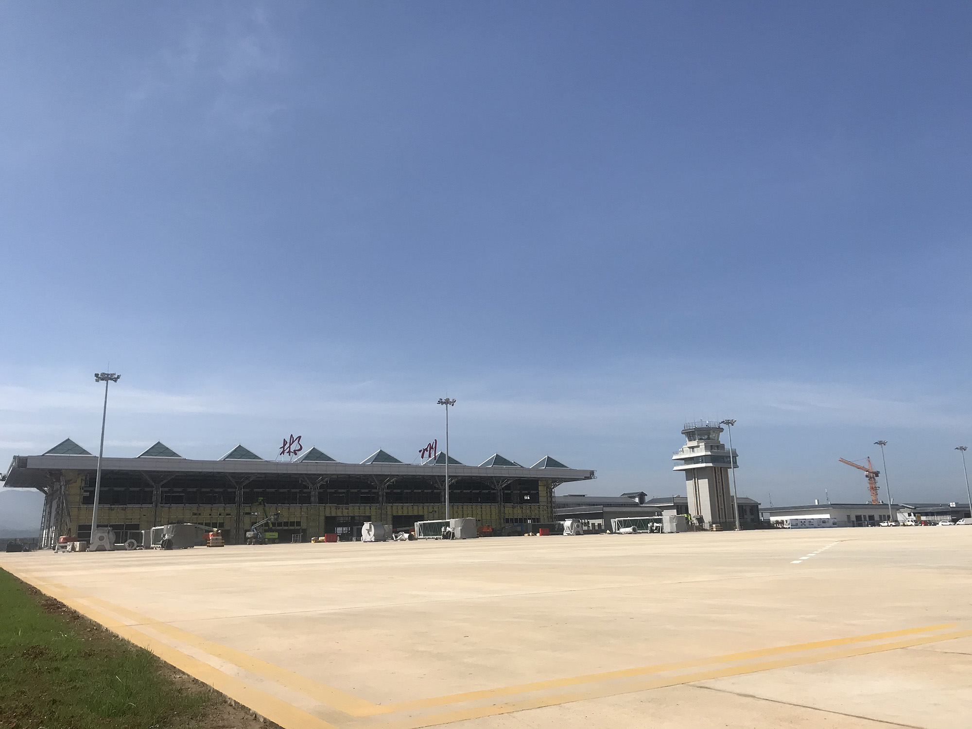 ɽ����Ͷ��е�����ų��ݱ���������ʯ�������湤��˳��ͨ����������