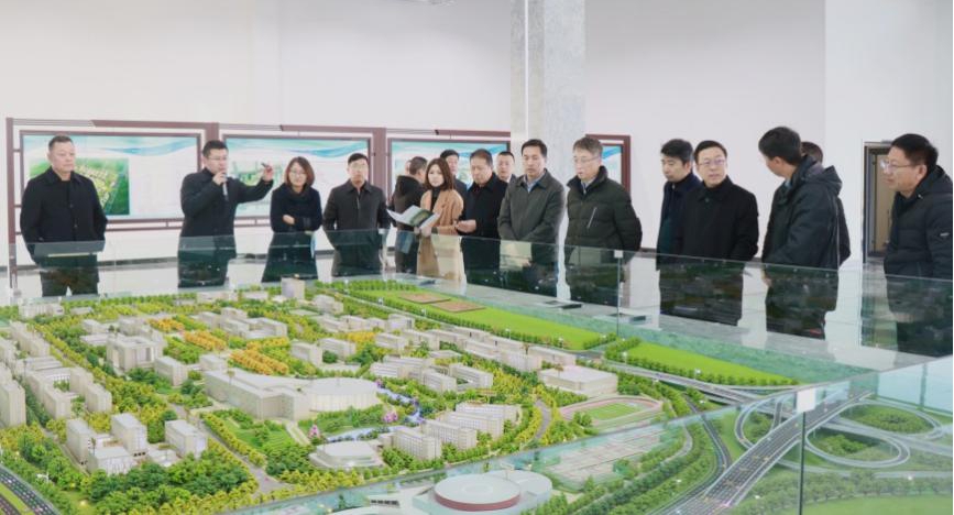 ʡס�����쵼����ɽ����Ͷ����ְҵ����ѧԺ��У����Ŀ