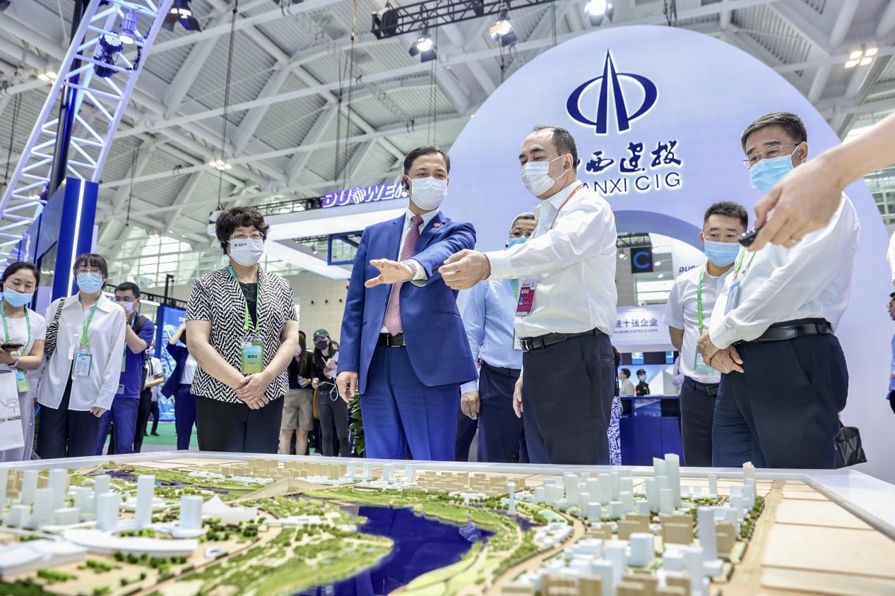 ɽ����Ͷ�����й�������ѧ���ɽ��������³�����һ�չ���ģ����ǩ��ս������Э��