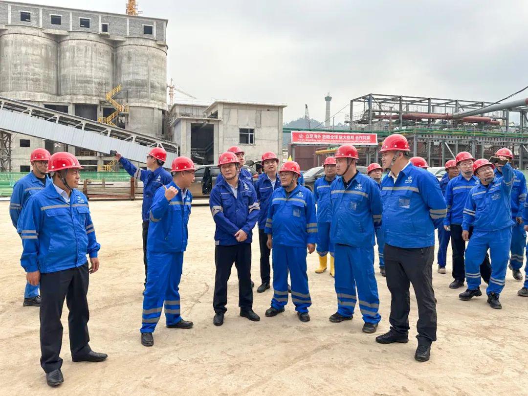 ɽ����Ͷ���ſ�չӡ����Ŀ���м�Ա��ο���˶�