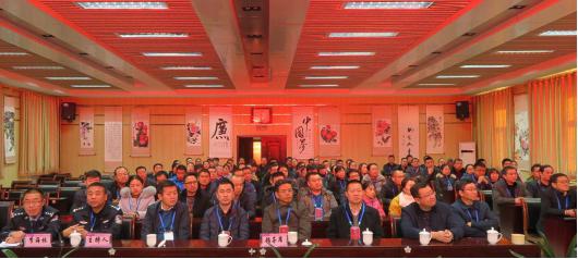 ɽ����Ͷ����������֯�в������쵼��Ա��̫ԭһ�࿪չ��ʾ�����˶�