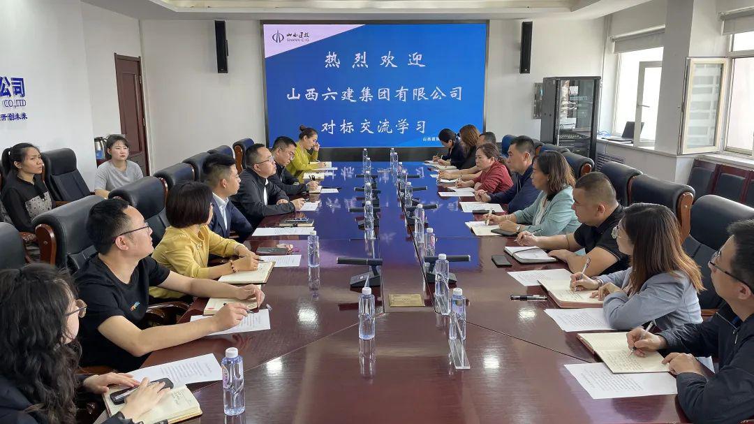 �Ա��Ƚ�Ѱ���߱�ѧ�ϳ�����������ɽ����Ͷ���������뽨�����ſ�չ�Ա�ѧϰ