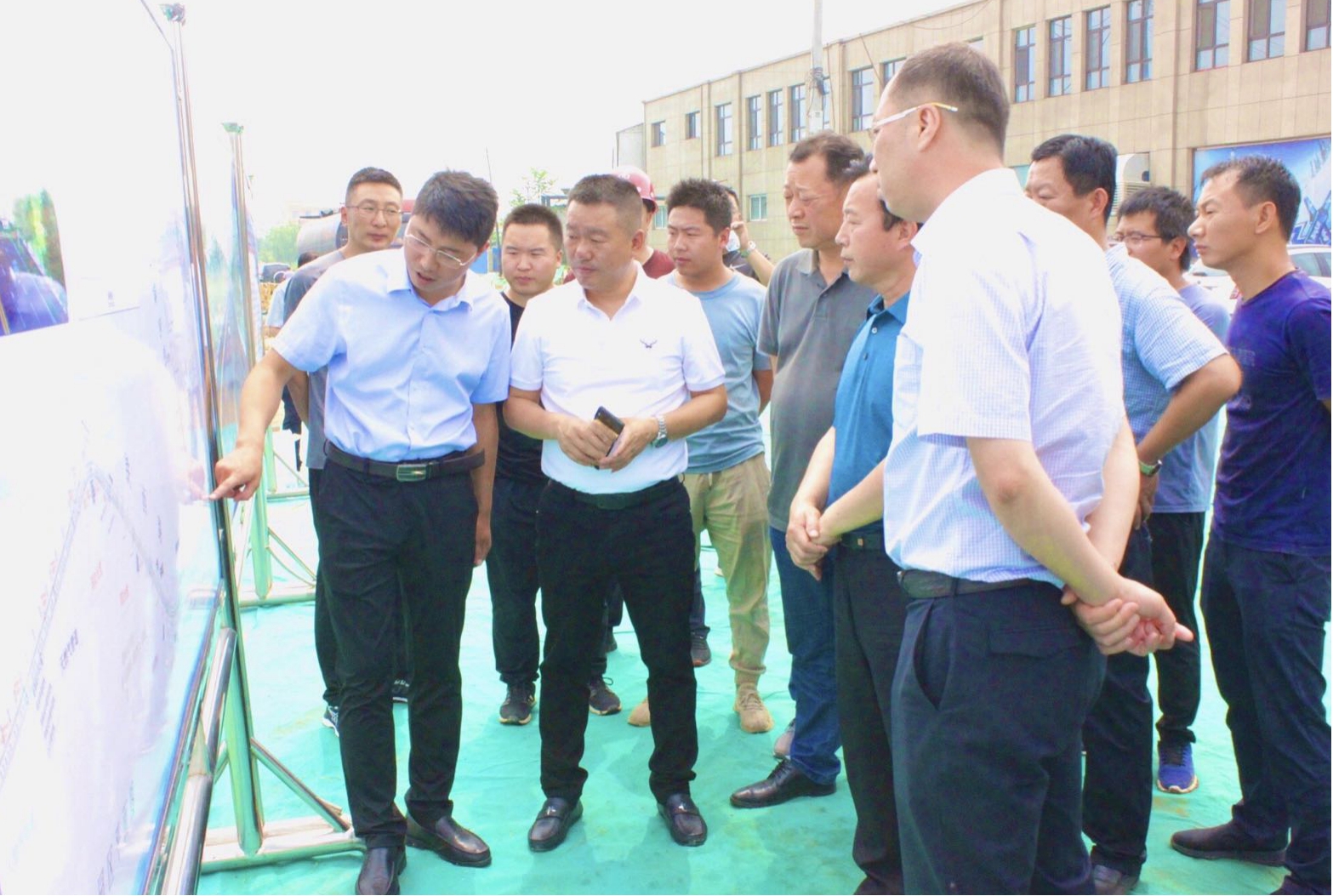 �����и��г���ɽ����Ͷ����ָ�Ӳ��ڽ���Ŀ����