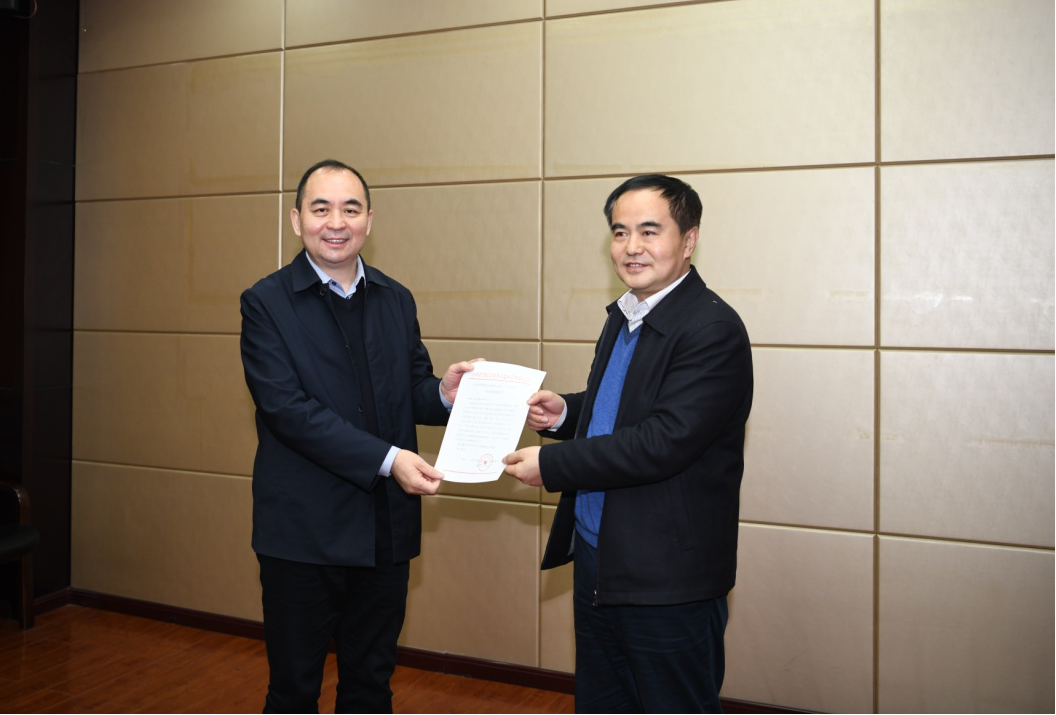 ɽ����Ͷ��ɽ���۸�ʾ�������С�������ġ���Ŀ�±���Խӻ�