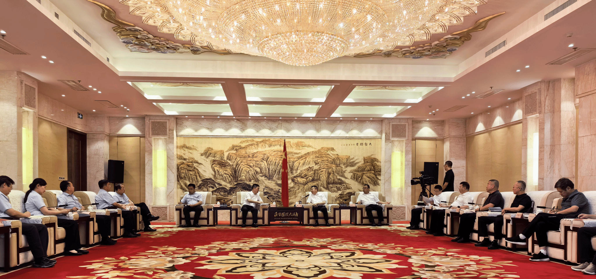 ɽ����Ͷ������������������������̸��