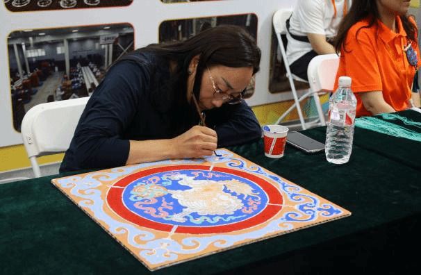 �±���(�й���)���޹�˾ - ����